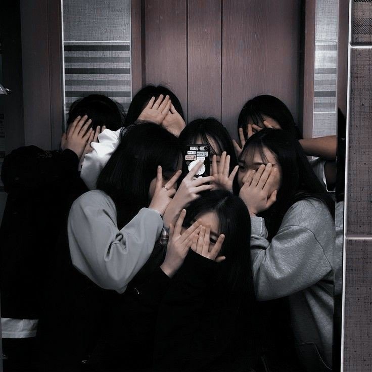 anime-friends-group-dp-girl anime-friends-group-dp-girl