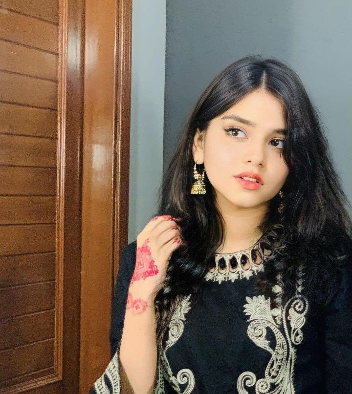 attractive-instagram-dp-for-girls attractive-instagram-dp-for-girls