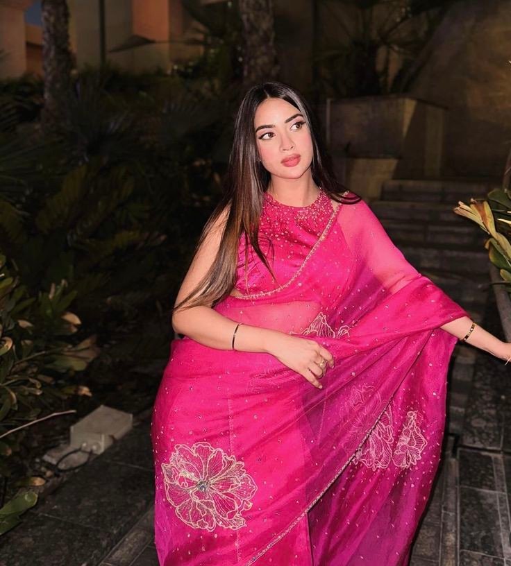 best-instagram-dp-for-girls-aesthetic best-instagram-dp-for-girls-aesthetic