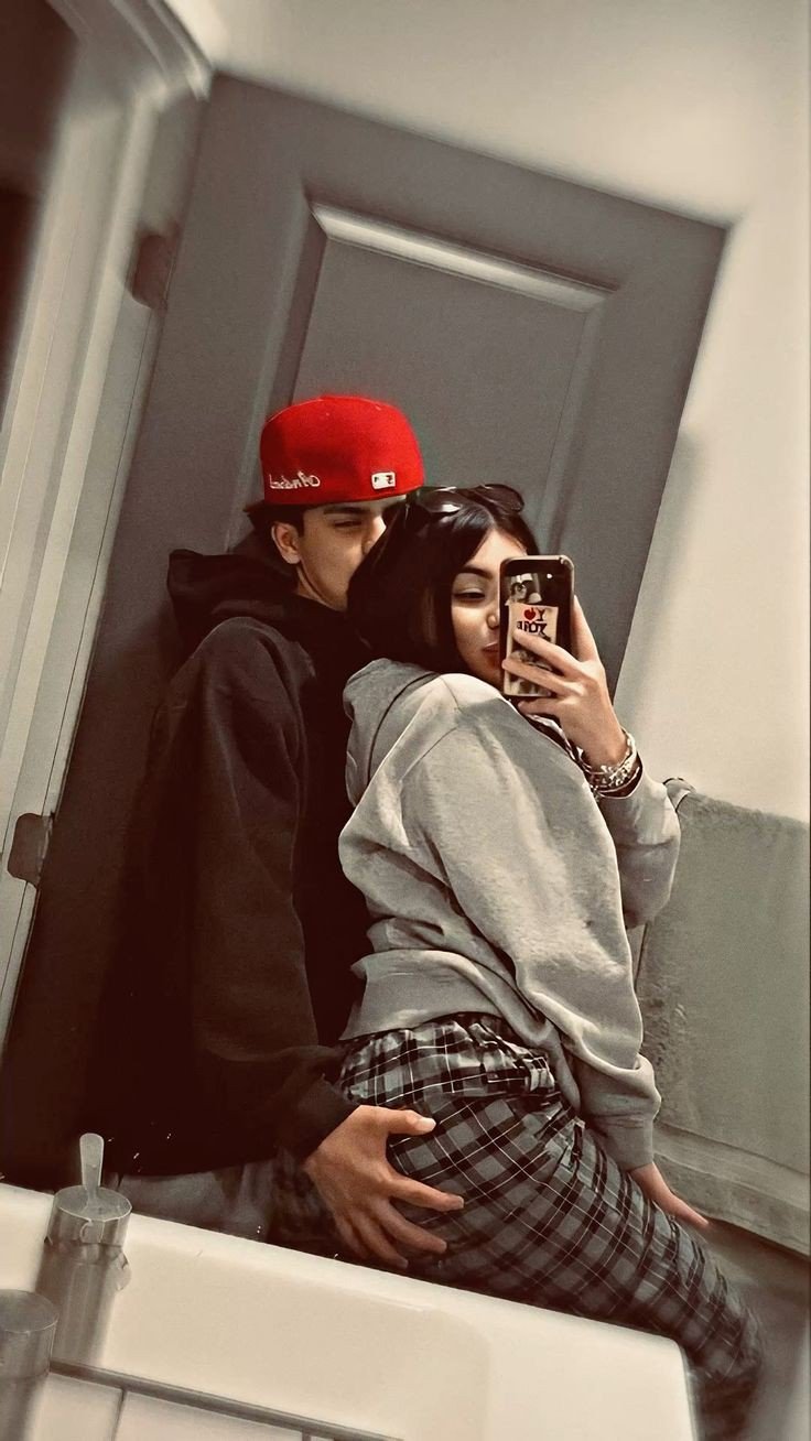 cute-couple-dp-cartoon-boy-and-girl-for-instagram cute-couple-dp-cartoon-boy-and-girl-for-instagram