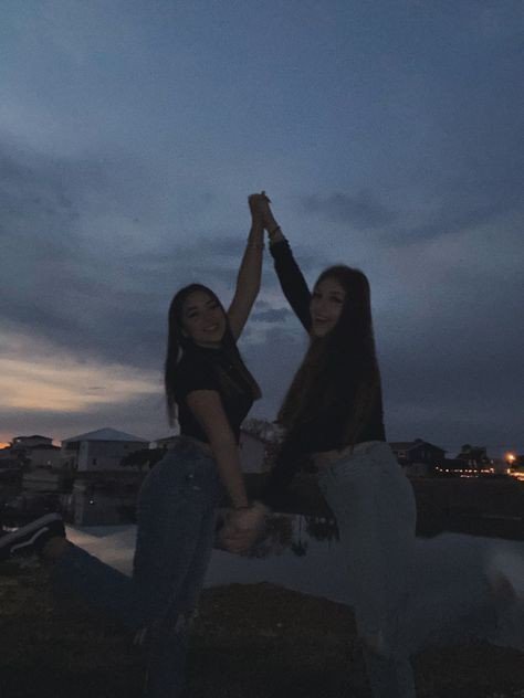 cute-four-friends-dp cute-four-friends-dp