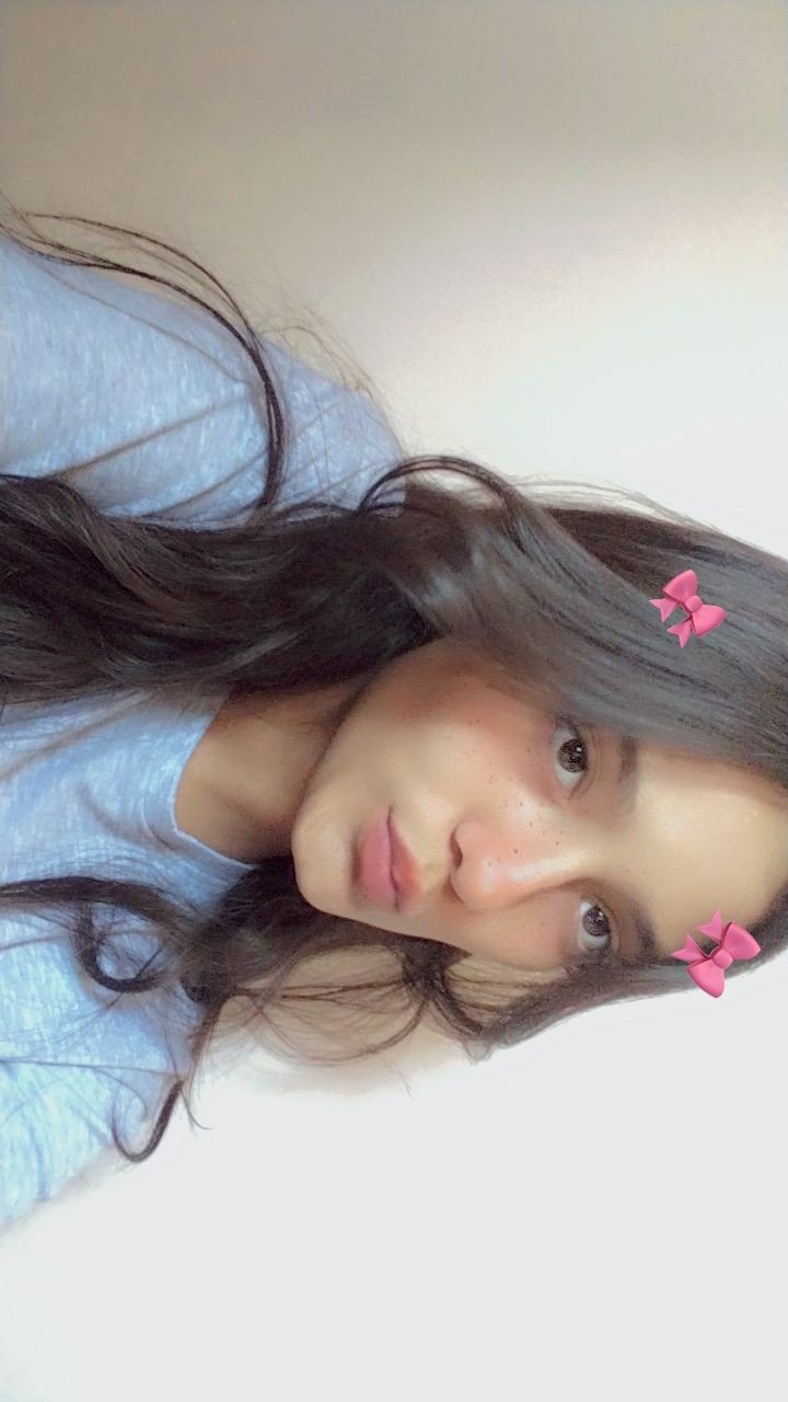 cute-hide-face-girl-pic cute-hide-face-girl-pic
