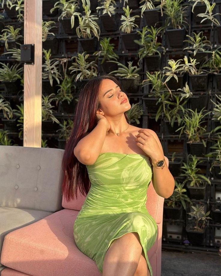 instagram-girls-dp-black-stylish instagram-girls-dp-black-stylish