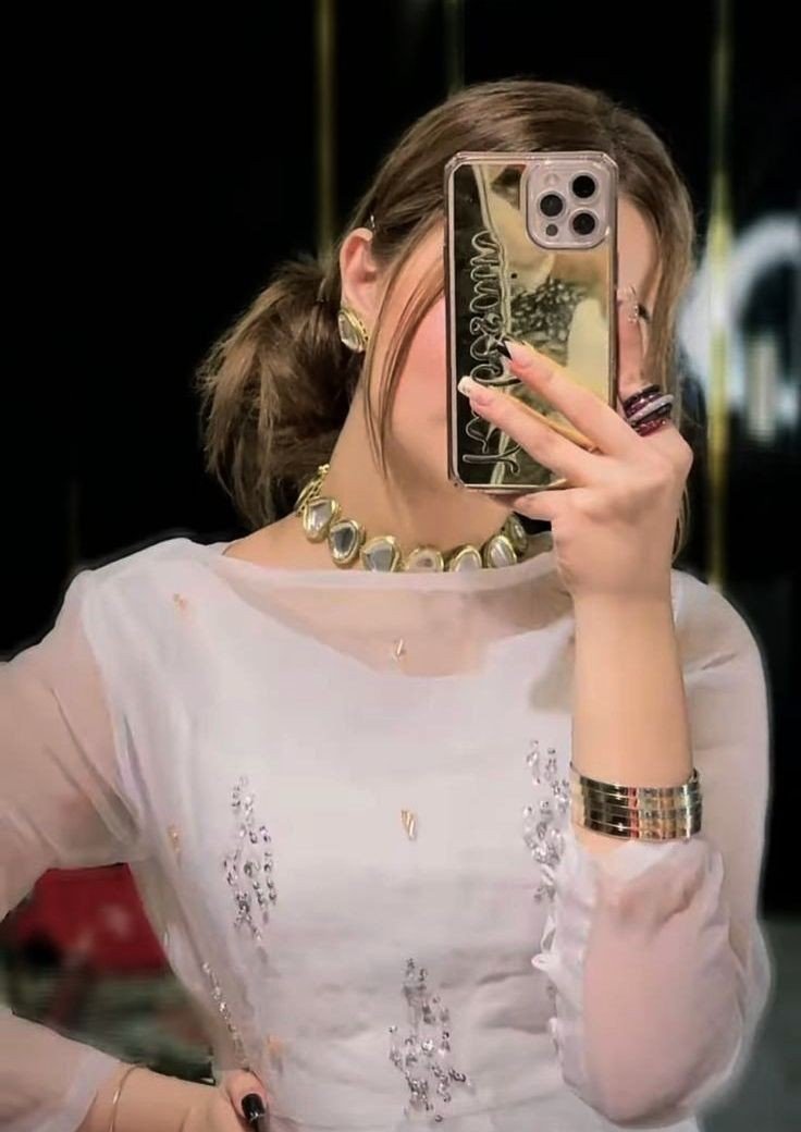 real-simple-girl-image-hide-face real-simple-girl-image-hide-face