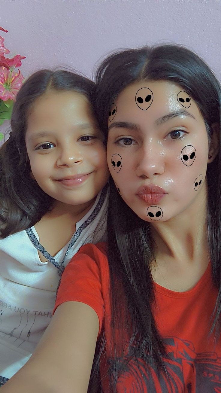 snapchat-real-simple-girl-image-hide-face snapchat-real-simple-girl-image-hide-face
