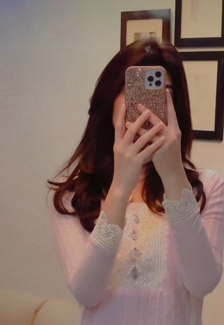 cute-mirror-selfie-dp-girl cute-mirror-selfie-dp-girl