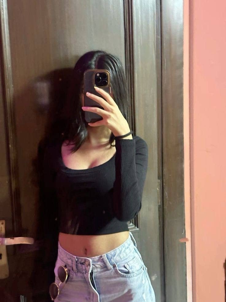 mirror-selfie-aesthetic-dp-for-instagram-boy mirror-selfie-aesthetic-dp-for-instagram-boy