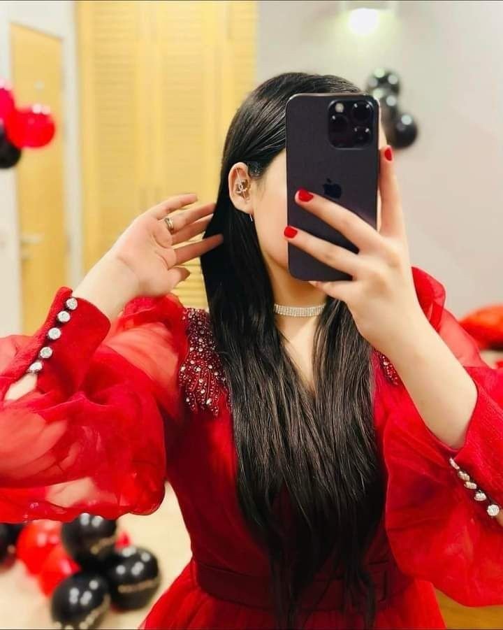 mirror-selfie-boy-dp-stylish mirror-selfie-boy-dp-stylish