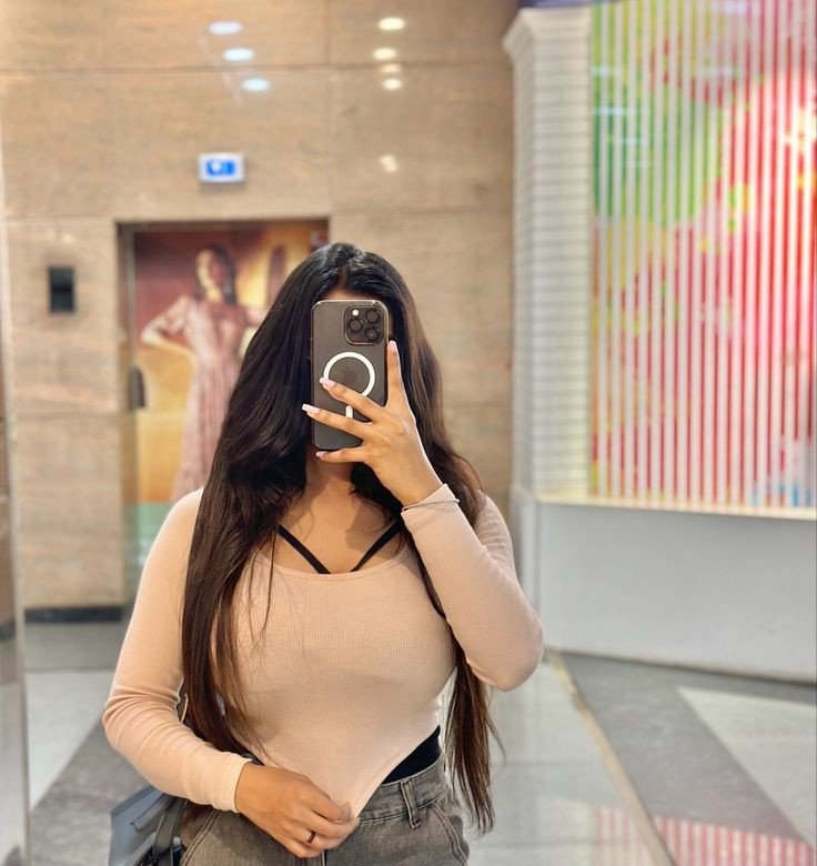 mirror-selfie-girl-dp-attitude mirror-selfie-girl-dp-attitude