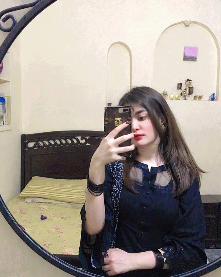 Selfie-Girls-Dp Selfie-Girls-Dp