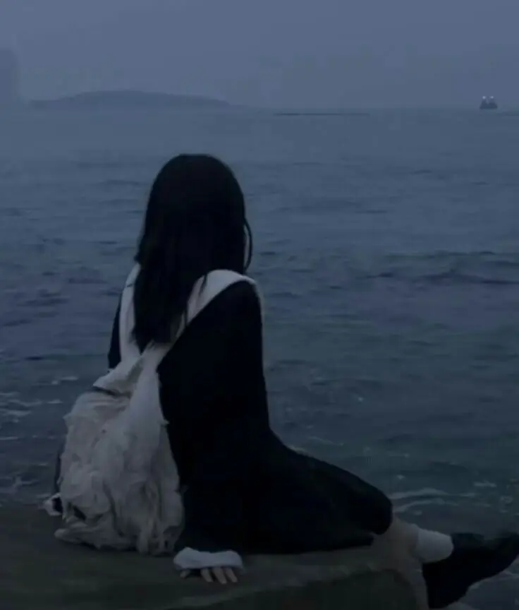 alone-depressed-sad-girl-dp