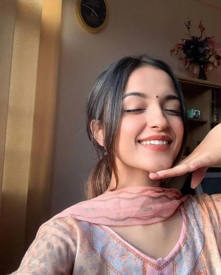 alone-instagram-single-girl-dp alone-instagram-single-girl-dp