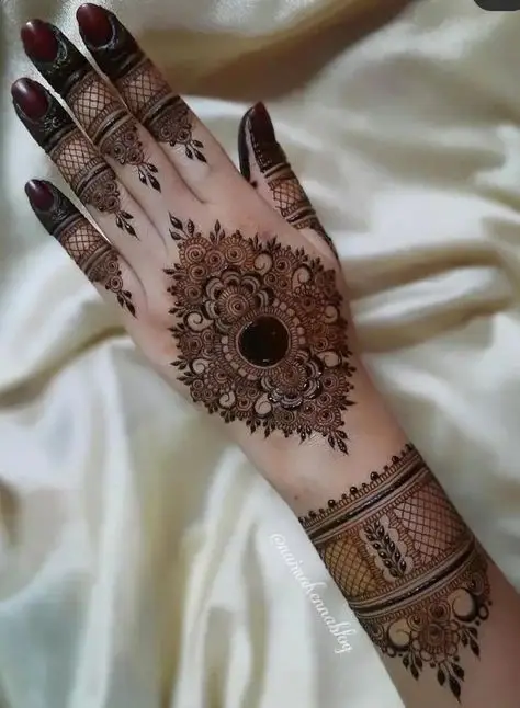 arabic-back-hand-mehndi-design-bridal arabic-back-hand-mehndi-design-bridal