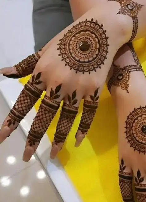 arabic-back-hand-mehndi-design-simple-and-beautiful arabic-back-hand-mehndi-design-simple-and-beautiful