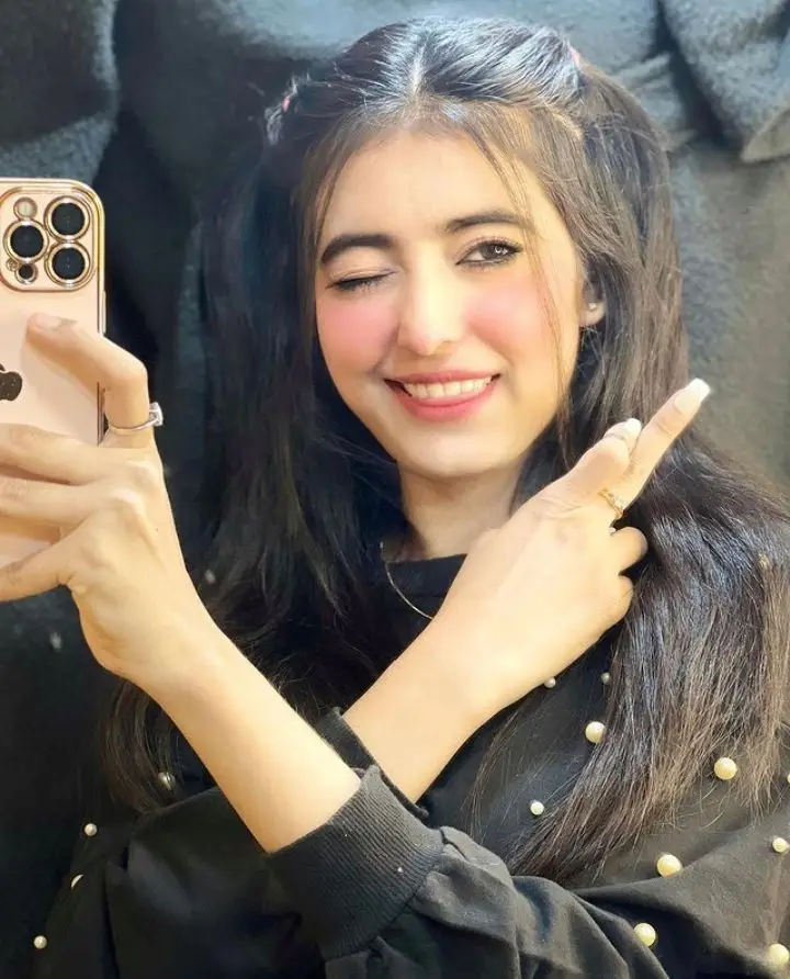 attitude-attitude-girl-dp-for-instagram attitude-attitude-girl-dp-for-instagram