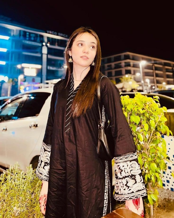 attitude-girl-aesthetic-dp-for-whatsapp attitude-girl-aesthetic-dp-for-whatsapp