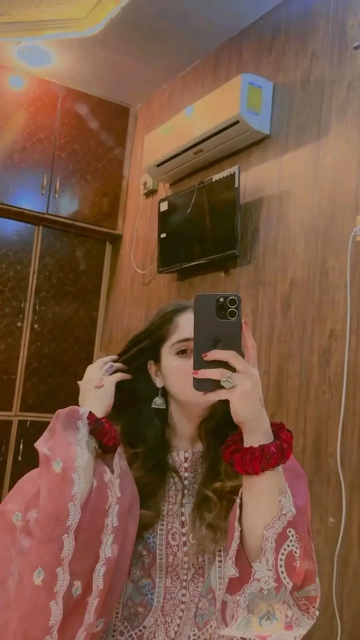 attitude-girl-dp-couple attitude-girl-dp-couple