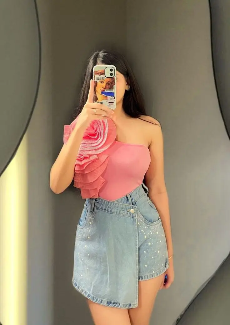 attitude-girls-dp-black-and-white attitude-girls-dp-black-and-white