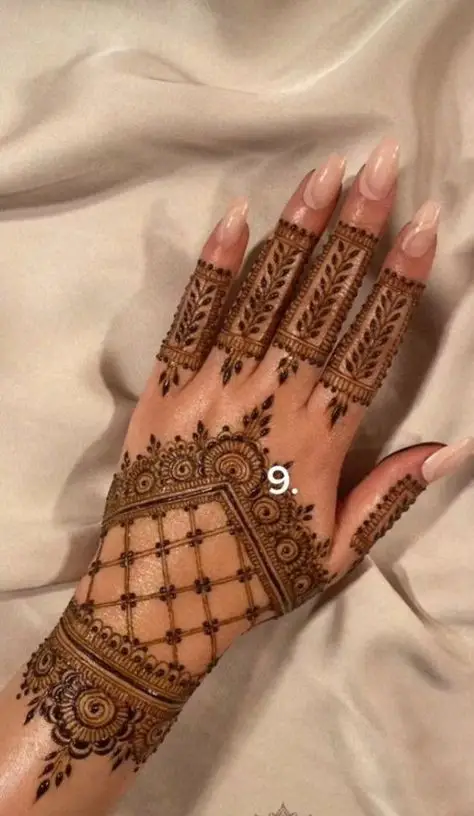 back-hand-short-stylish-mehndi-design-simple-and-beautiful back-hand-short-stylish-mehndi-design-simple-and-beautiful