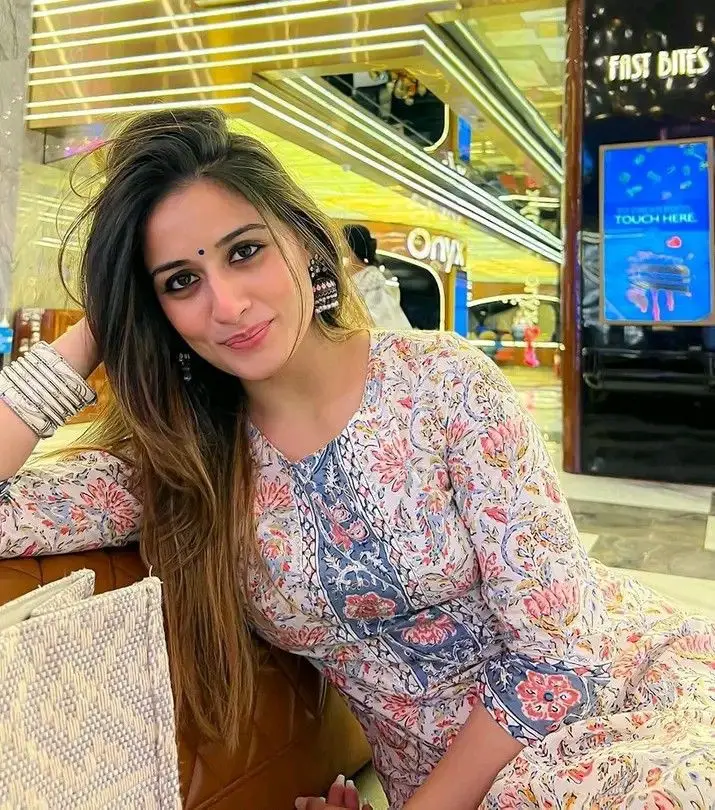 beautiful-single-girl-dp beautiful-single-girl-dp