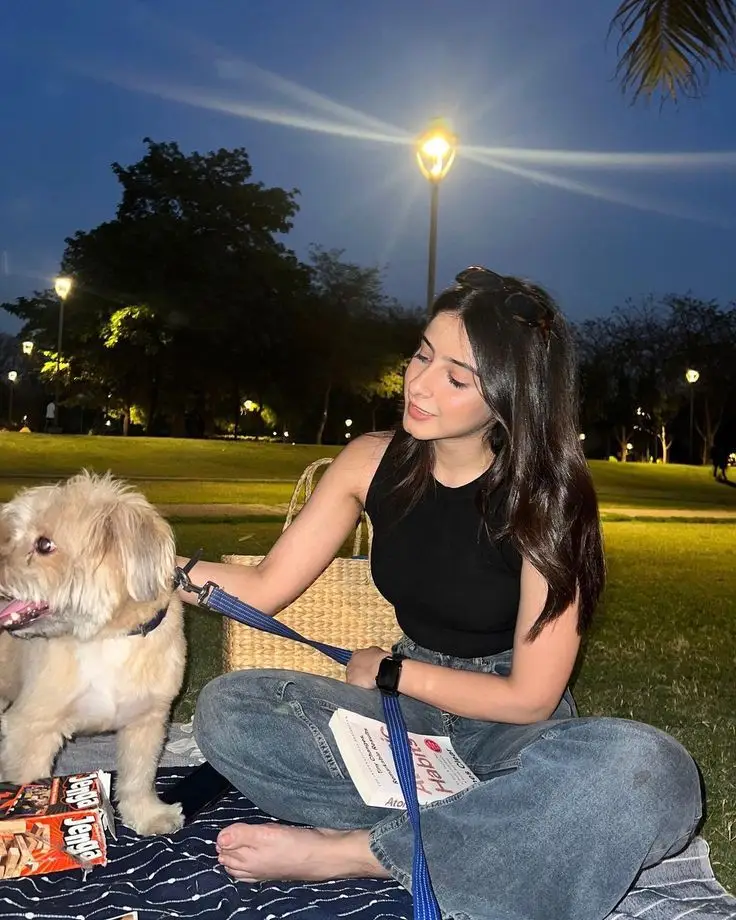 bike-attitude-girl-dp bike-attitude-girl-dp