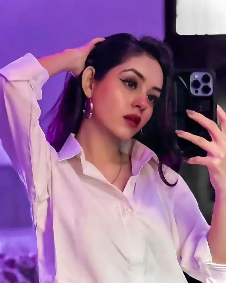 black-attitude-girl-dp black-attitude-girl-dp