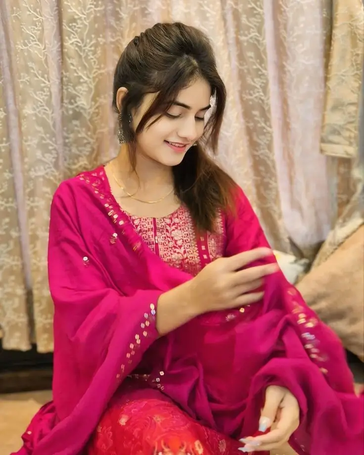 cute-simple-girl-photo-download cute-simple-girl-photo-download