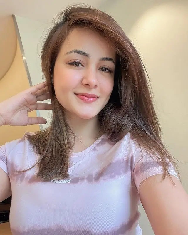 cute-single-girl-dp-instagram-stylish cute-single-girl-dp-instagram-stylish