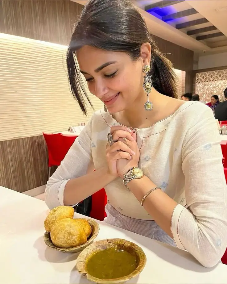 cute-single-girl-dp-new cute-single-girl-dp-new