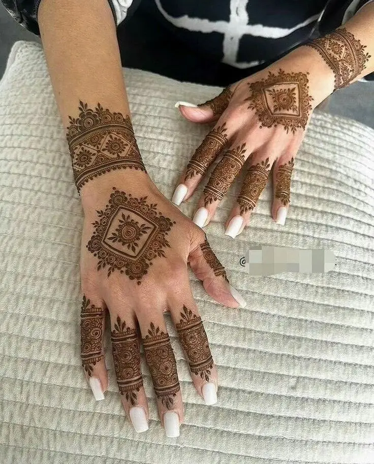 diwali-back-hand-mehndi-design diwali-back-hand-mehndi-design