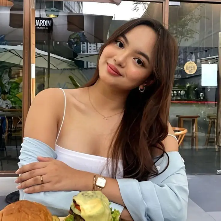 hidden-face-cute-simple-girl-pic hidden-face-cute-simple-girl-pic