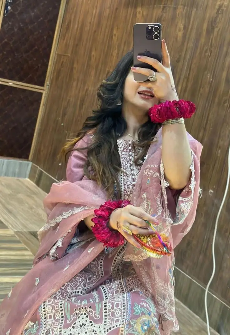 instagram-dp-for-girls-alone-attitude instagram-dp-for-girls-alone-attitude