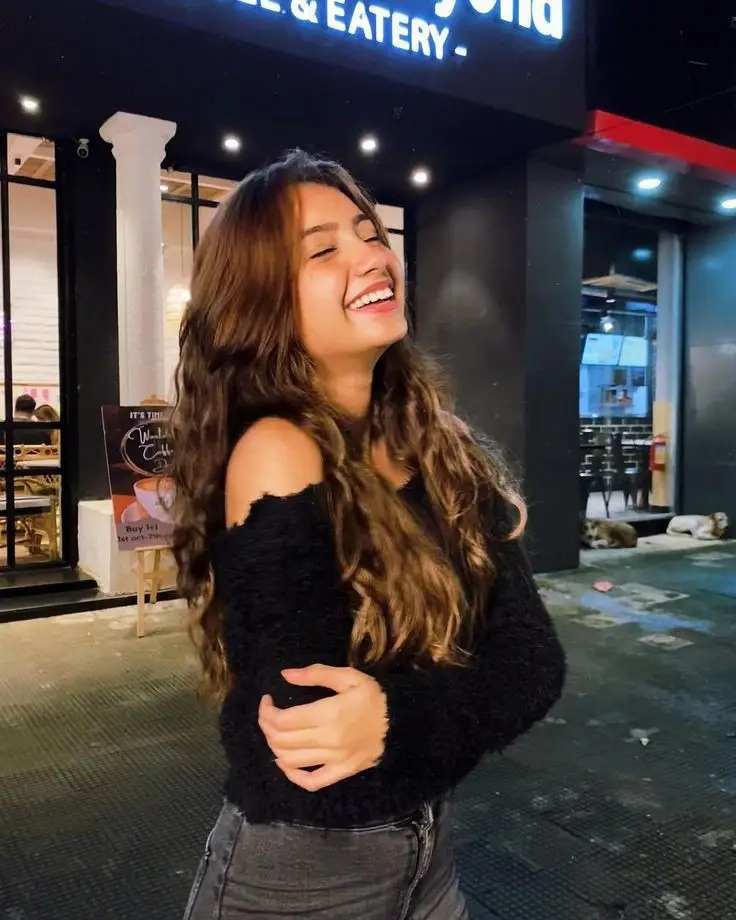 instagram-dp-for-girls-black-attitude-stylish instagram-dp-for-girls-black-attitude-stylish