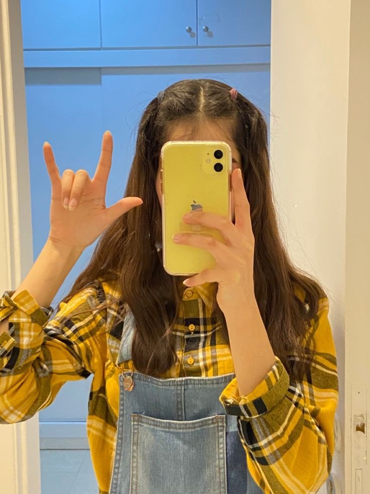 korean-girl-hide-face-pic-aesthetic korean-girl-hide-face-pic-aesthetic