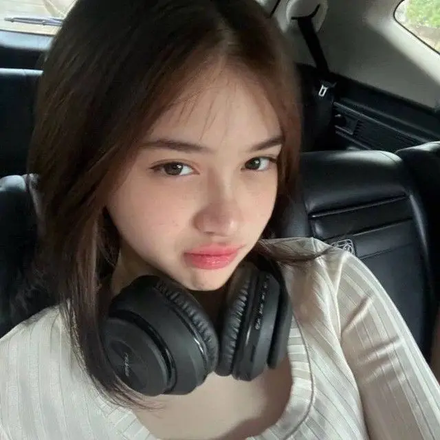 korean-girl-pic-attitude-for-instagram