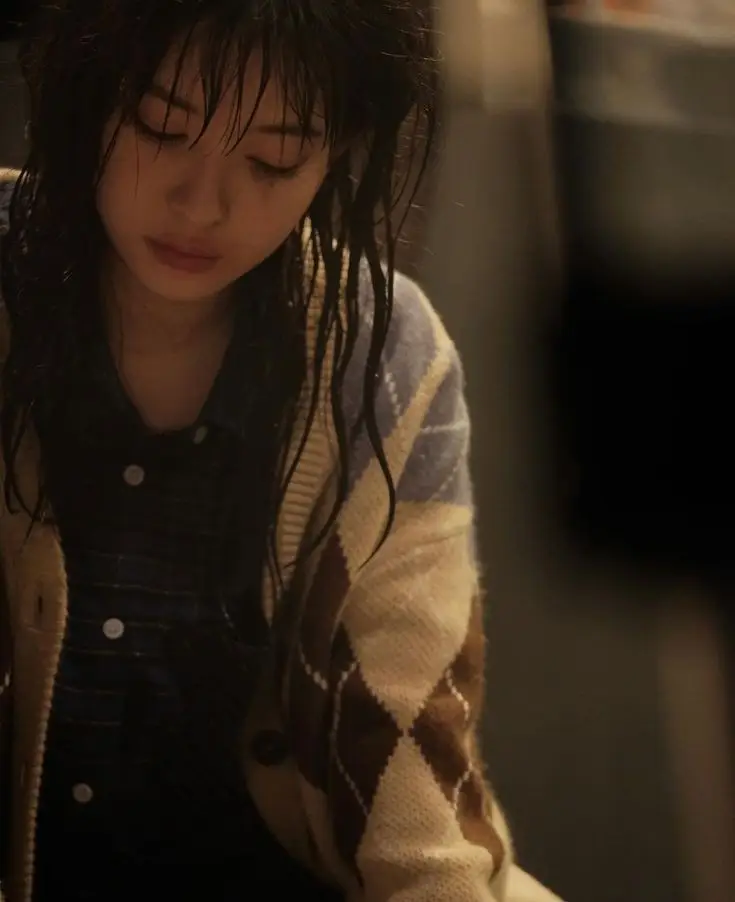 sad-girl-dp-black-dress