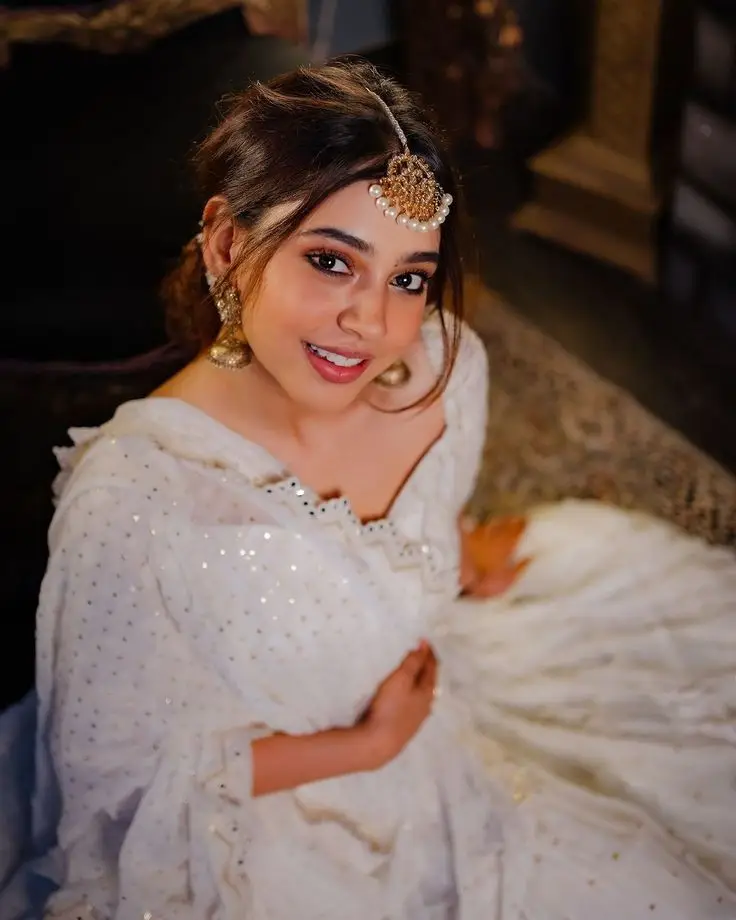 simple-cute-girl-pic-cartoon-for-dp-download simple-cute-girl-pic-cartoon-for-dp-download