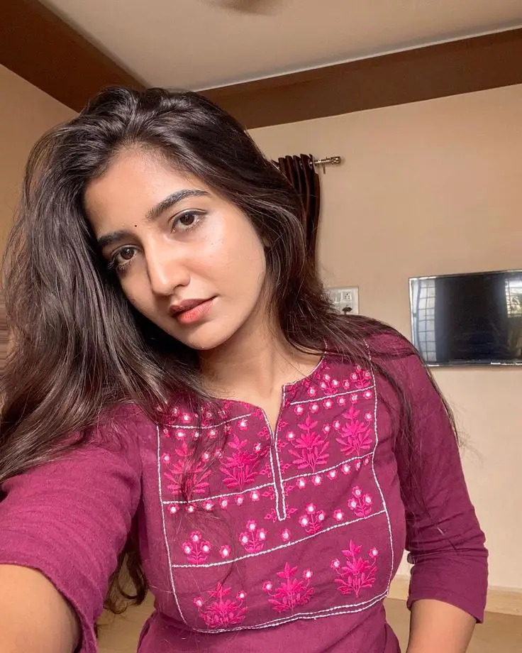 single-girl-attitude-dp-download single-girl-attitude-dp-download