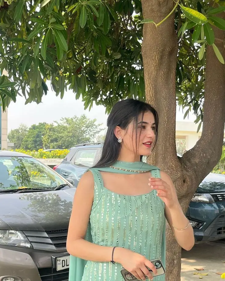 single-girl-attitude-dp-stylish-for-instagram-in-english single-girl-attitude-dp-stylish-for-instagram-in-english