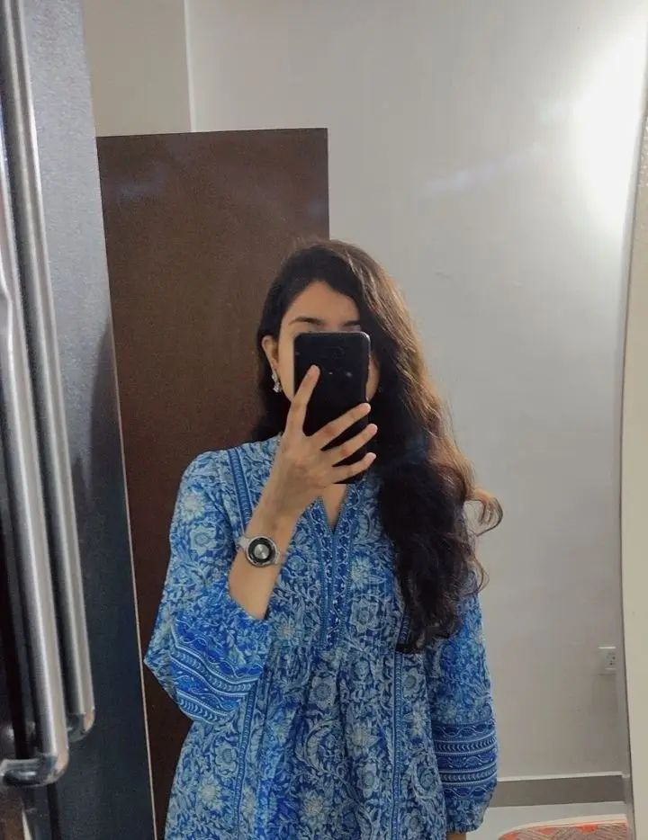 single-girl-dp-alone single-girl-dp-alone