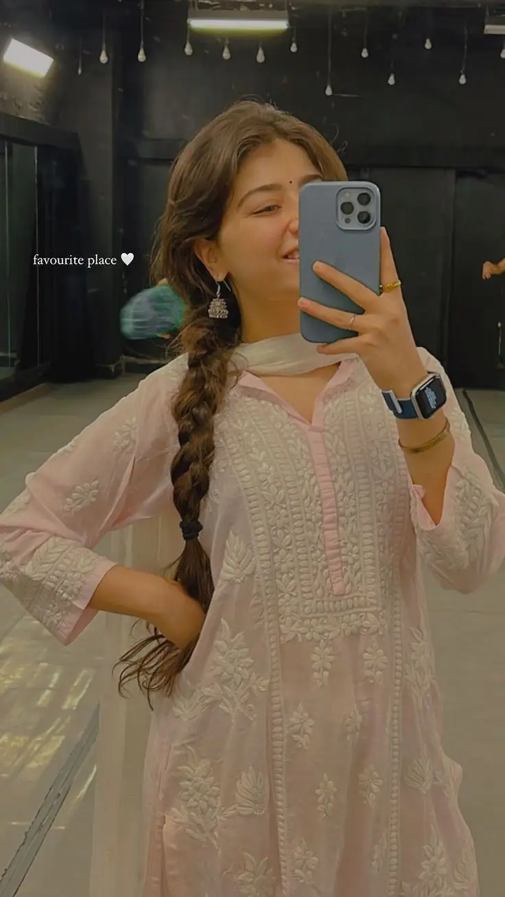 single-girl-dp-attitude-for-instagram single-girl-dp-attitude-for-instagram