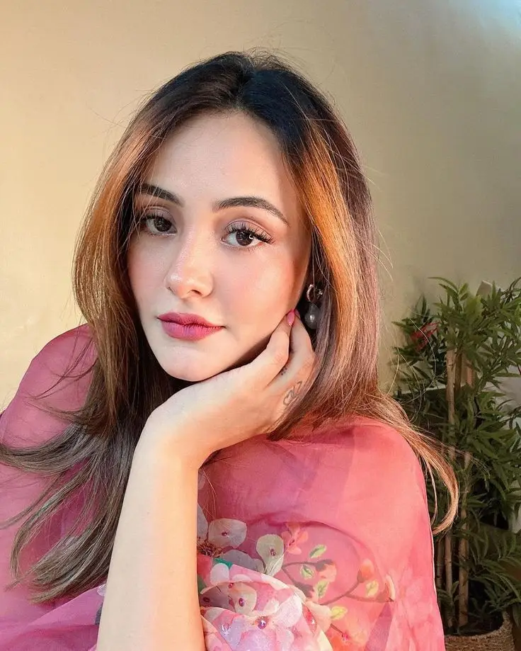 single-girl-dp-beautiful single-girl-dp-beautiful