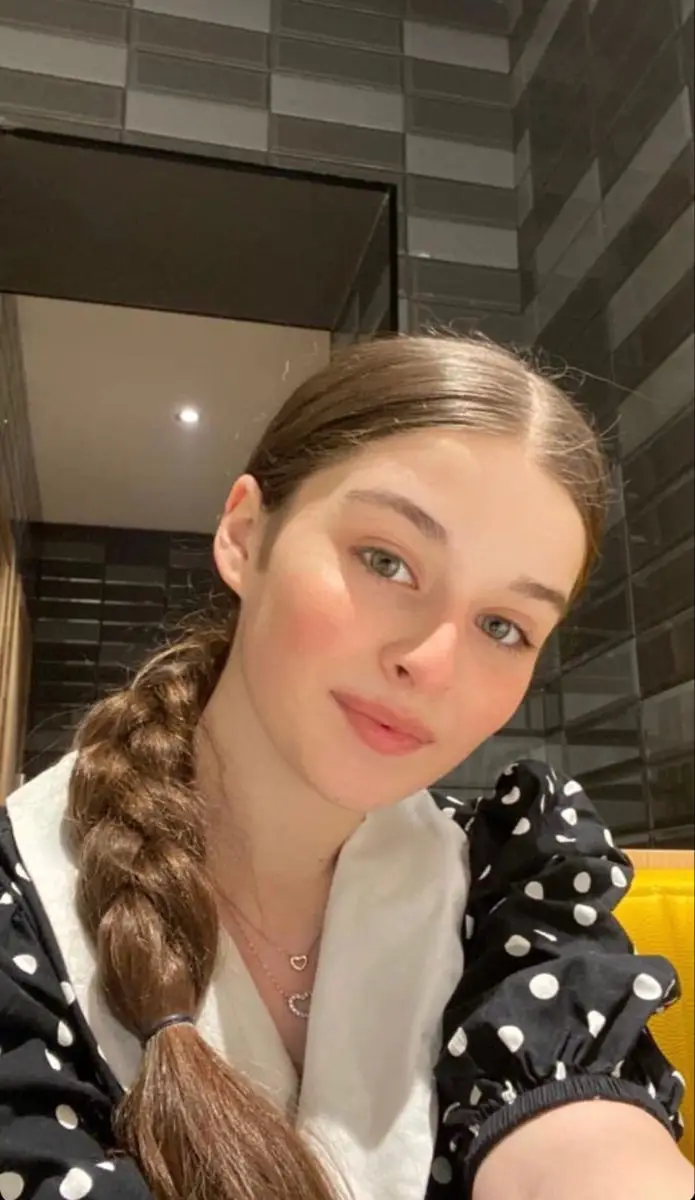 single-girl-dp-instagram-aesthetic-simple single-girl-dp-instagram-aesthetic-simple