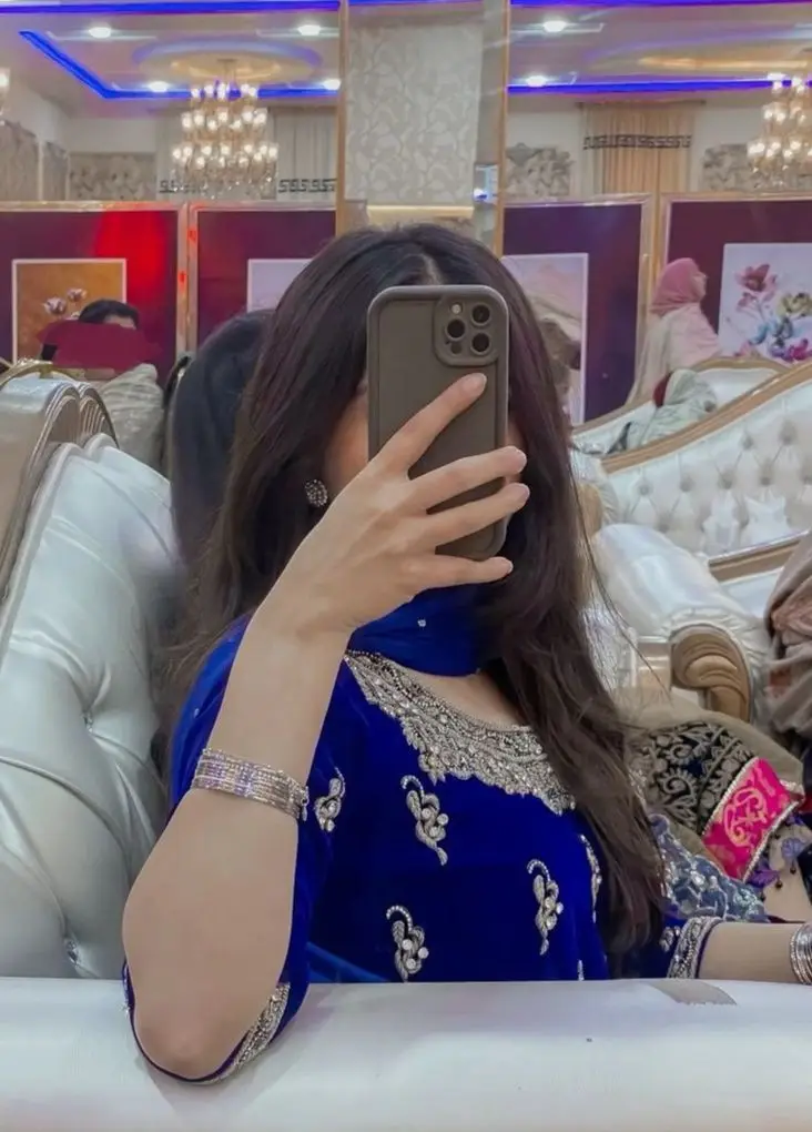 stylish-attitude-girl-dp-for-instagram-in-english stylish-attitude-girl-dp-for-instagram-in-english