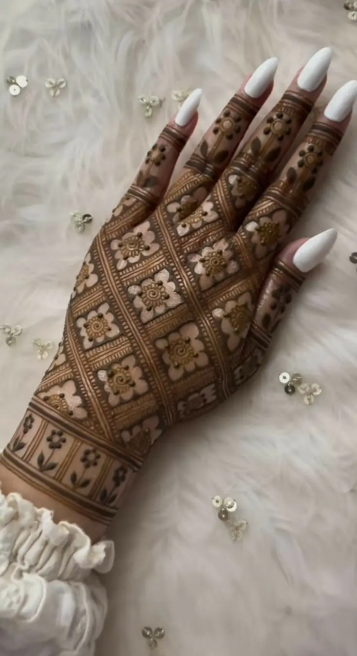 stylish-back-hand-mehndi-design stylish-back-hand-mehndi-design