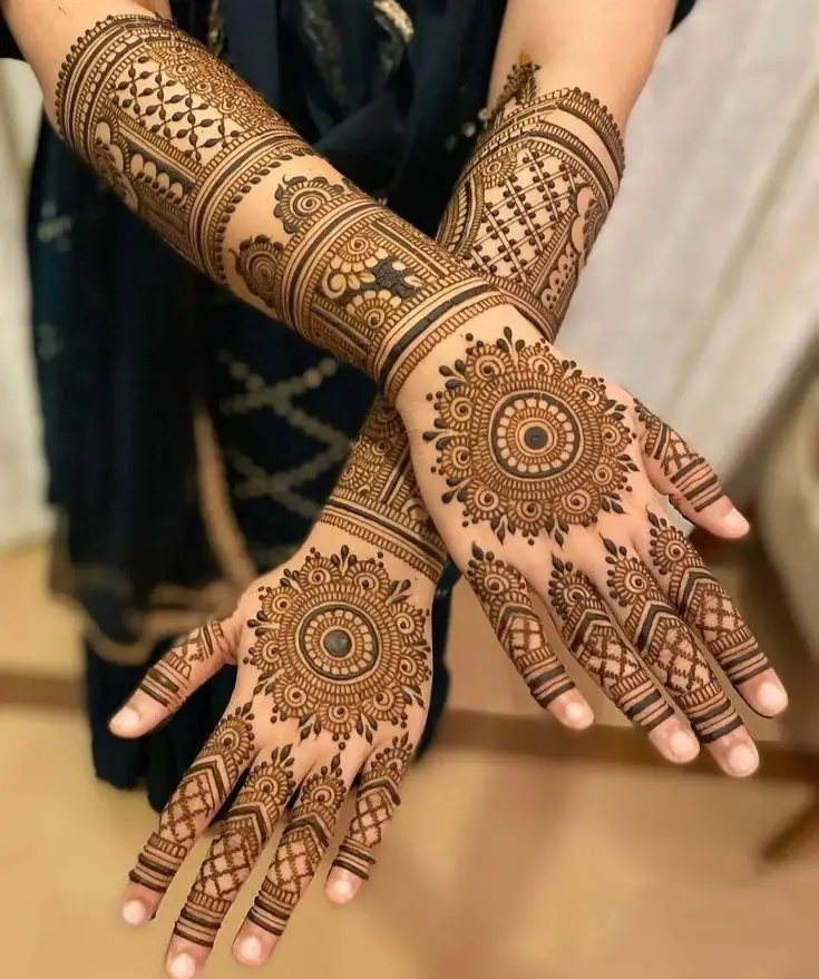 stylish-back-hand-mehndi-design-bridal stylish-back-hand-mehndi-design-bridal