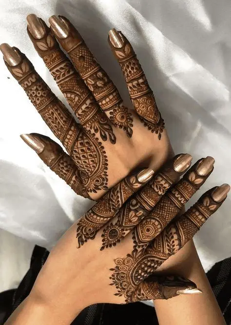 stylish-back-hand-mehndi-designs-bridal-simple-and-beautiful stylish-back-hand-mehndi-designs-bridal-simple-and-beautiful