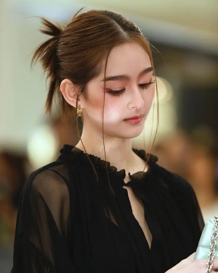 stylish-beautiful-cute-simple-girl-pic--years stylish-beautiful-cute-simple-girl-pic--years