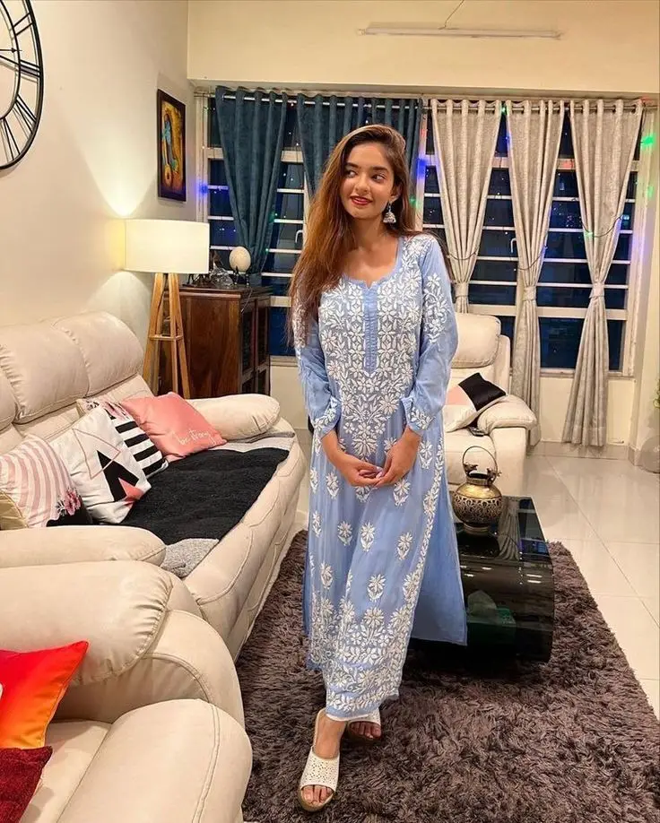 stylish-single-girl-dp stylish-single-girl-dp