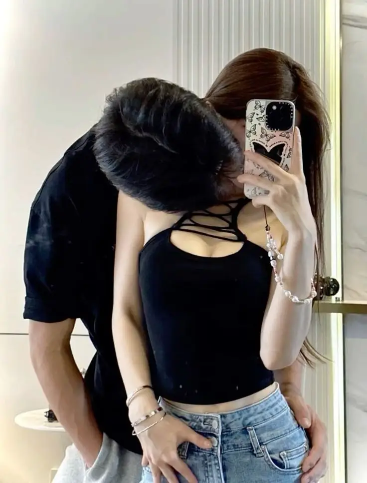 Read more about the article [1196+] 90s Dp, Images, Photos, Pics, Pictures & Wallpapers (2025)